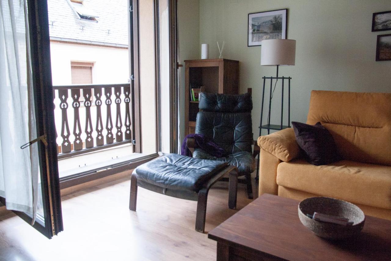Apartamento Toran Лес Екстериор снимка